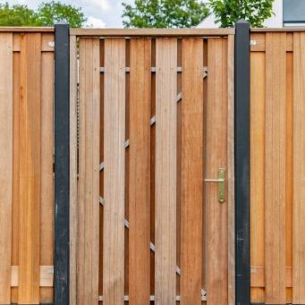 Hardhouten tuindeur - Privacy + rvs inbouwslotset H195xB120cm - poort