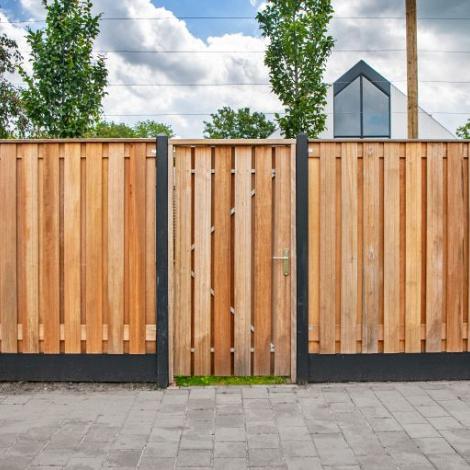 Tuinscherm hardhout 21 planks (19+2) - Dronten 180 x 180 - schutting